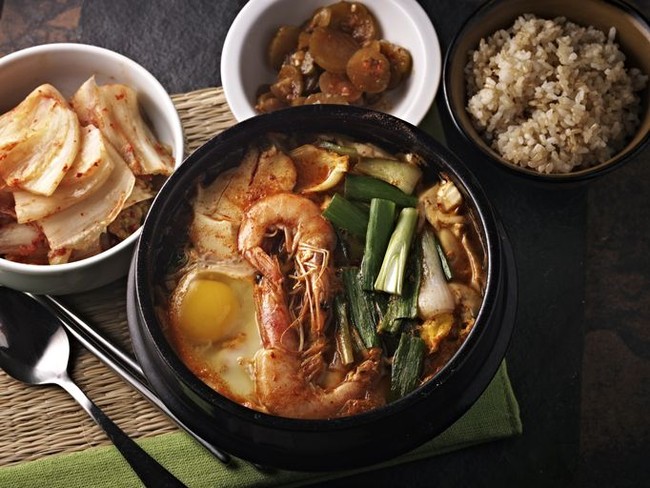 5 Makanan Korea untuk Hangatkan Tubuh Saat Musim Dingin