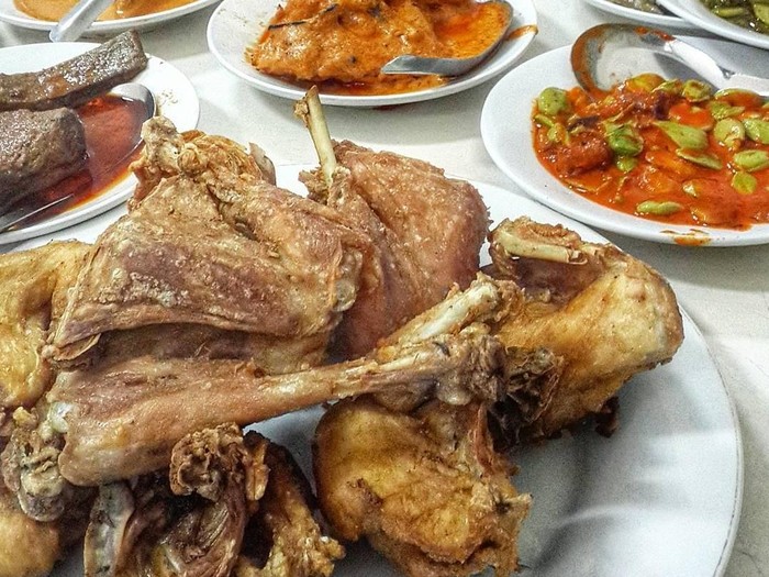 Rumah makan Padang di Jakarta Pusat