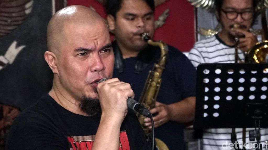 Ahmad Dhani Akui Ketakutan Jadi Kesuksesan Album Bintang Lima Ahmad Dhani Akui Ketakutan Jadi Kesuksesan Album Bintang Lima