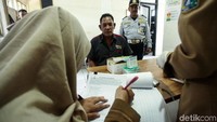 Pengecekan kesehatan para sopir dilakukan untuk mengantisipasi kecelakaan saat libur akhir tahun.