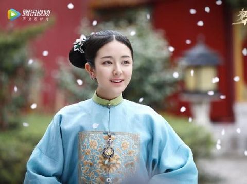 Aktris China Dikritik Netizen Kegemukan karena Lawan Main Tak Kuat Gendong