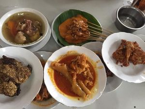 Restoran di DKI Boleh Buka 8 Juni, RM Padang Dilarang Mini Prasmanan