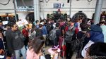 Jelang Malam Tahun Baru, Stasiun Pasar Senen Dipadati Penumpang