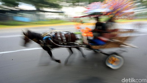 Musim Libur, Delman Jadi Primadona di Monas