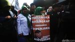 Penampakan Pendukung Sambut Ahmad Dhani Bebas di Rutan Cipinang