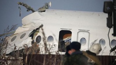 Foto: Puing-Puing Pesawat yang Jatuh di Kazakhstan