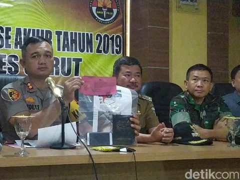 Geger Pria Garut Injak Kitab Demi Cinta Kekasih