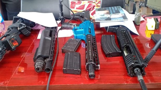 Senjata laras panjang juga disita polisi