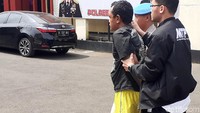 Para pelaku yang ditangkap adalah Awan Kurniawan, Pery Sopyan alias Pepey, dan Beni Kurniawan alias Benrung. Polisi juga menangkap Suryana, yang berperan sebagai sopir mobil yang ditumpangi pelaku.
