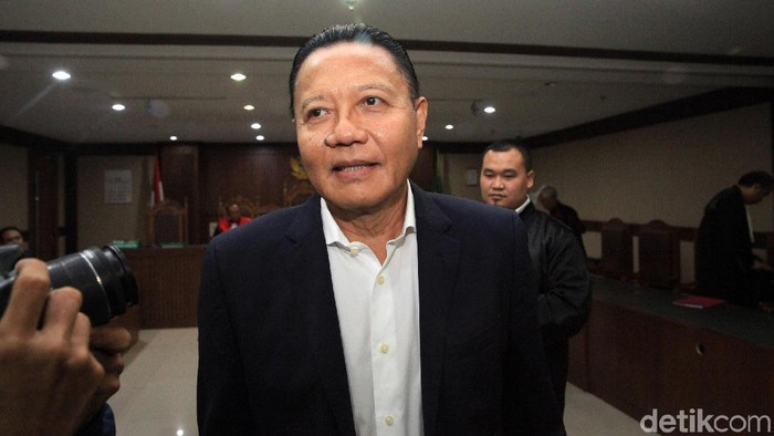Eks anggota DPR I Nyoman Dhamantra menjalani sidang perdana kasus suap di Pengadilan Tipikor Jakarta. Ia merupakan tersangka dalam kasus suap impor bawang putih