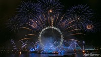 Untuk merayakan pergantian tahun malam nanti, media Express melansir akan diselenggarakan pertunjukan pesta kembang api di London Eye yang diketahui memiliki ketinggian mencapai 135 meter. Kembang api itu pun tentunya akan menghiasi langit Kota London dengan beragam cahaya untuk memeriahkan malam tahun baru di sana. John Phillips/Getty Images.