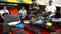 Polisi merilis kasus penodongan yang dilakukan Abdul Malik, pengusaha properti yang mengemudikan mobil Lamborghini di Gedung Polda Metro Jaya, Jakarta, Selasa (31/12/2019).