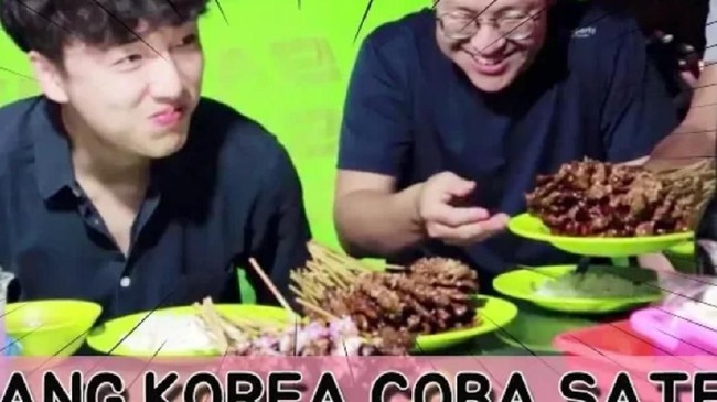 Cerita 5 Orang Asing Ketagihan Racikan Sate Indonesia