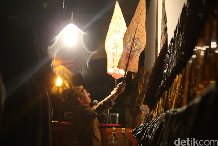 Wayang Kulit Semalam Suntuk Rayakan Malam Tahun Baru