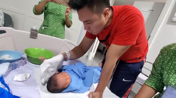 Jenguk Kiano Tiger Wong, Ashanty Jadi Ingin Punya Anak Lagi
