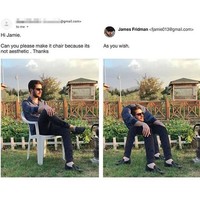 Maksud hati ingin memiliki foto yang lebih estetis dengan meminta James menghilangkan kursi putih plastik yang dia duduki. Tapi untuk membuatnya semakin terlihat estetis, James justru menjadikan si pria sebagai bangkunya sendiri. Gimana nih menurutmu? Foto: Instagram @fjamie013