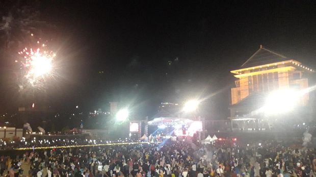 Kondisi perayaan tahun baru 2020 di Lapangan Merdeka Ambon.