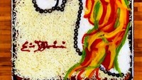 Eric kini bekerja di D. Palmieris Bakery. Ia pun berhasil membentuk topping pizzanya ini dengan karakter menggemaskan unicorn dengan beragam warna rambut. Rambutnya tersebut terbuat dari paprika merah, kuning, serta hijau. Foto: Instagram @ericpalmieripizzadesigns