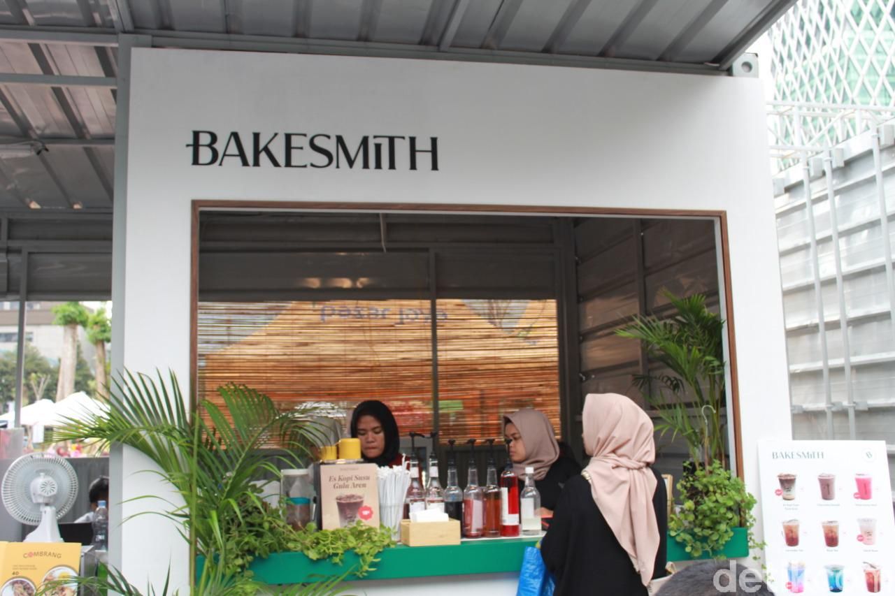tempat ngopi di thamrin 10