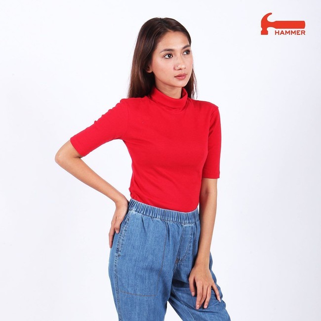 Pilihan busana juga bisa ditemukan di gerai Hammer. Brand itu pun memberikan diskon hingga 50% untuk pembelian lebih dari satu. Anda yang ingin hanya membeli satu item pun masih dapat diskon 20%. Foto: Twitter