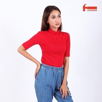 Pilihan busana juga bisa ditemukan di gerai Hammer. Brand itu pun memberikan diskon hingga 50% untuk pembelian lebih dari satu. Anda yang ingin hanya membeli satu item pun masih dapat diskon 20%. Foto: Twitter