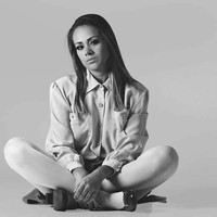 Lagu ini dinyanyikan oleh Ibu Peri Cinderella saat ia menggunakan tongkat sihirnya untuk mengubah pakaian Cinderella yang menjemukan menjadi gaun yang indah, dan labu dan tikusnya menjadi kereta kuda yang sangat bagus. Dalam videonya, Jossmery ditampilkan mengenakan seragam polisi sementara lagu Disney diputar di latar belakang. Foto: Instagram