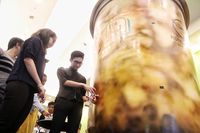 Wow! Bubble Tea Terbesar di Malaysia Ini Tingginya 3,7 Meter