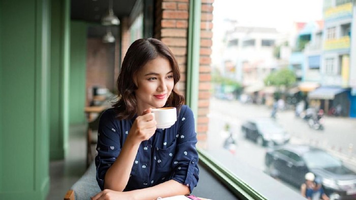 Ilustrasi Minum Kopi Ilustrasi Minum Kopi