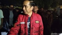 Sebelumnya Jokowi juga mengujungi titik nol KM.