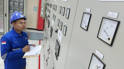 Jajaran Direksi PLN melakukan sidak di sejumlah pembangkit dan Pusat Pengatur beban Jawa Bali. Mereka memastikan listrik di malam tahun baru aman.