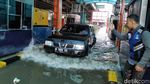 Banjir Rendam Gerbang Tol Sunter