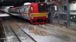 Banjir Dimana-mana, KRL Jabodetabek juga Terganggu