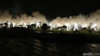 Pesta kembang api menyambut malam tahun baru digelar di Taman Mini Indonesia Indah (TMII).