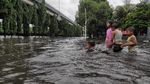 Jalan By Pass Yos Sudarso Sunter Jakarta Utara juga Terendam Banjir