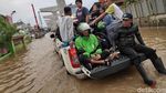 Potret Banjir di Jalan Boulevard Barat Kelapa Gading