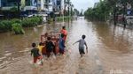Potret Banjir di Jalan Perjuangan Kebon Jeruk