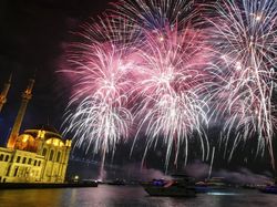 Pesta Kembang Api Tahun Baru 2020 di Berbagai Negara