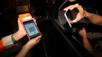 Selain itu transaksi pembayaran juga sangat aman dan bisa dilakukan dimanapun dan kapan saja, tidak tergantung jarak dan waktu. Kecenderungan pembayaran digital juga membuat para customer lebih royal untuk membeli produk, karena mereka tidak bawa tunai yang sering terbatas jumlahnya.  Foto: dok. Bank DKI