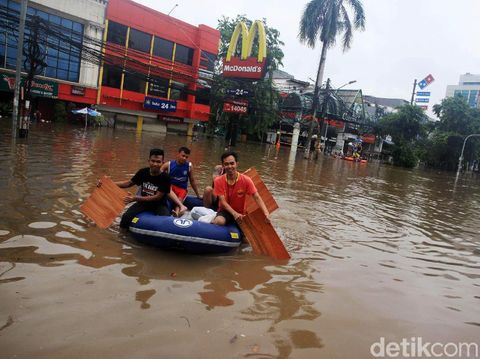 Korban Banjir Rugi Rp 43 M akan Gugat Anies, Gerindra Yakin Warga Kalah