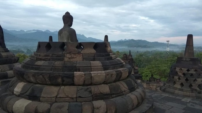 Sunrise pertama di Borobudur