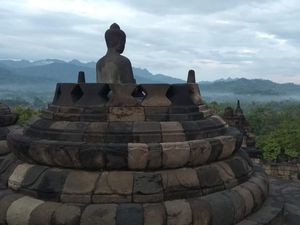 Waisak, Bahagia Terbebas Derita