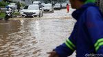 Penampakan Banjir di Jalan Sudirman Jakarta