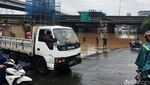 Kolong Tol JORR Grand Kota Bintang Bekasi Terendam Banjir