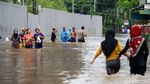 Benhil Banjir Setinggi Paha