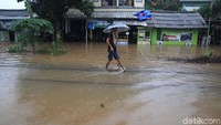 sejumlah titik jalur lintas KA di area Daop 1 Jakartayang  terimbas banjir dengan ketinggian bervariasi sekitar 4 sampai dengan 8 cm diatas kop rel.
