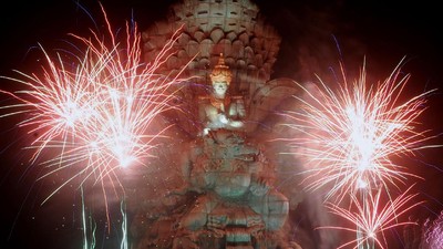 Pesta Kembang Api Malam Tahun Baru di GWK