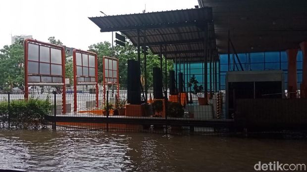 Jalan Ahmad Yani Jakpus Banjir.