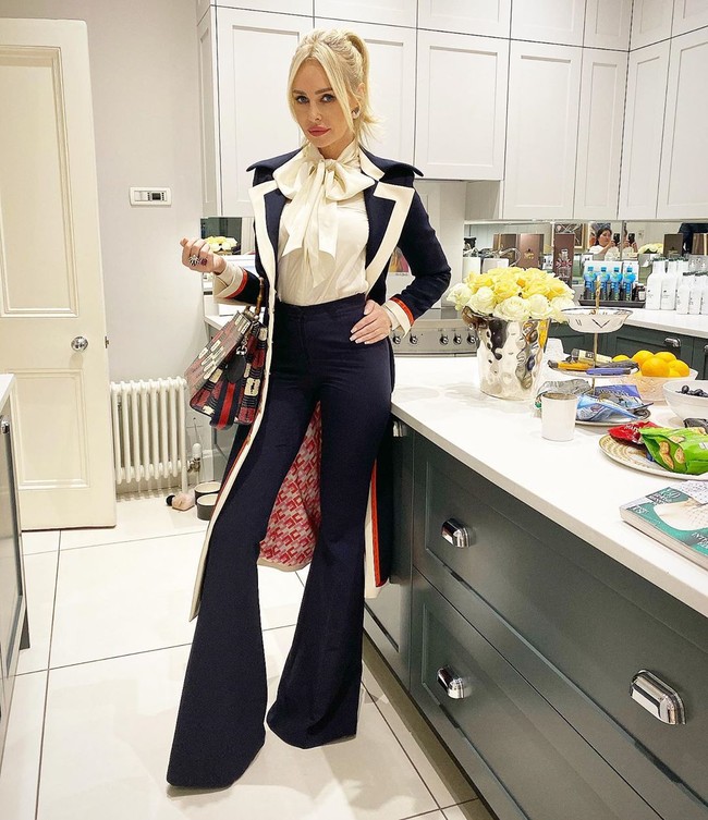 Punya penampilan yang menarik, terlebih daya tarik pada kaki jenjangnya, Amanda memiliki banyak penggemar. Pria yang tak dikenal pun bisa seketika terkesan dengan penampilannya.  Foto: dok. Instagram