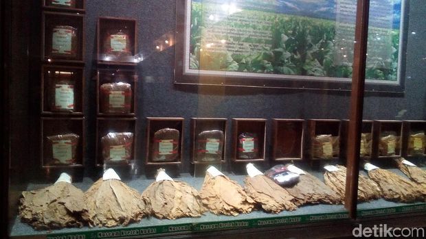 Libur Tahun Baru Museum Kretek Kudus Dipadati Pengunjung