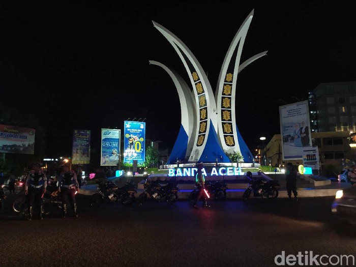 Suasana Banda Aceh pada malam tahun baru 2020. (Agus Setyadi/detikcom)
